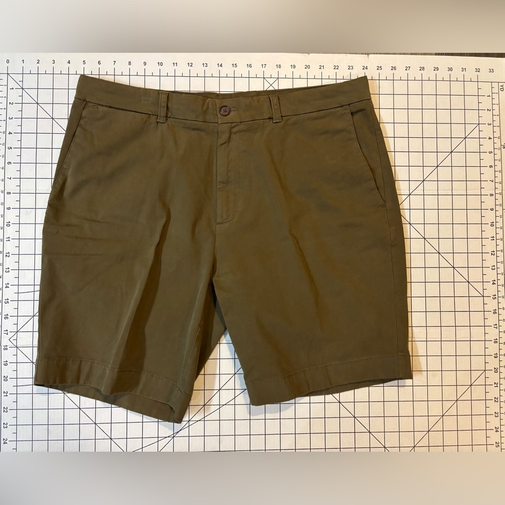 Cremieux Men’s Size 38 Green Flat Front Shorts